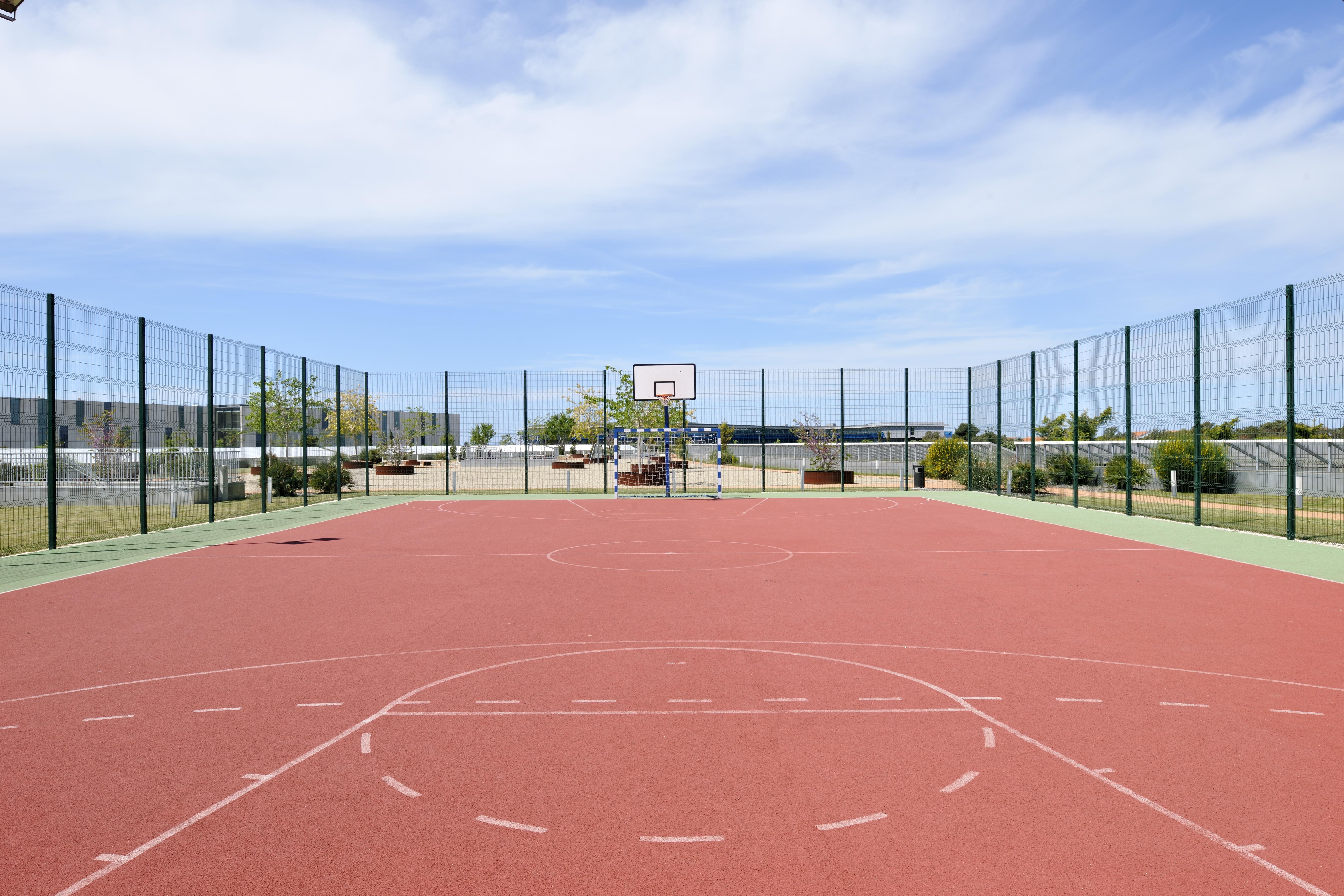 Falkensteiner Hotel & Spa Iadera Petrčane Dış mekan fotoğraf Basketball court at the University of New England, Australia