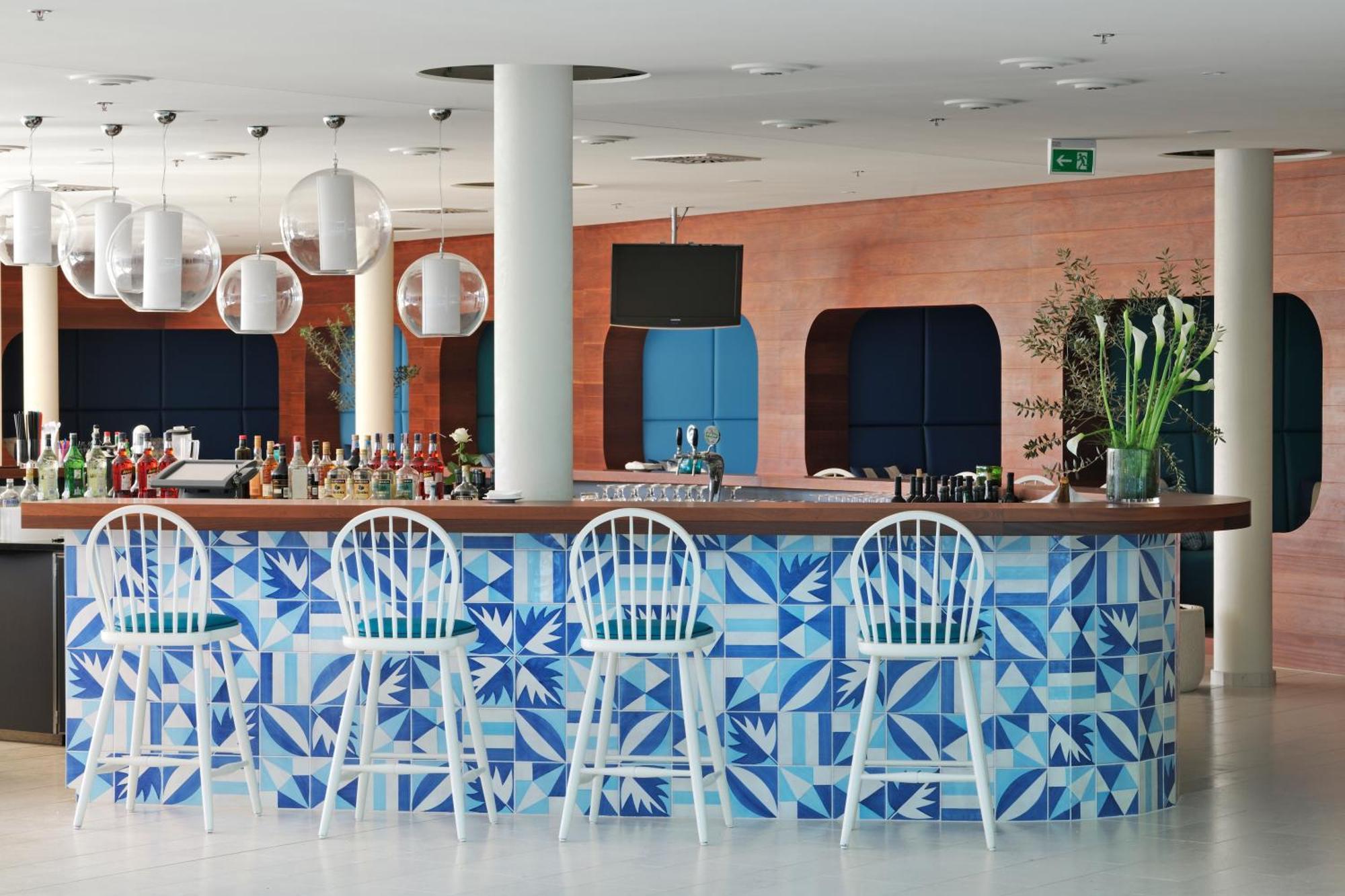 Falkensteiner Hotel & Spa Iadera Petrčane Dış mekan fotoğraf Bar at the hotel